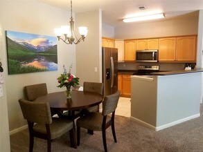 7394 S Alkire St, Unit 102 in Littleton, CO - Foto de edificio - Building Photo