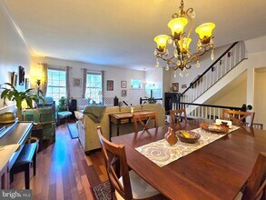 2826 Roesh Way in Vienna, VA - Building Photo - Building Photo