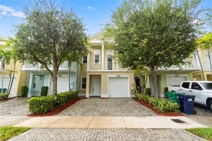 10761 SW 7th St in Miami, FL - Building Photo
