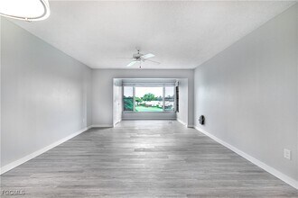 6102 Augusta Dr in Ft. Myers, FL - Building Photo - Building Photo