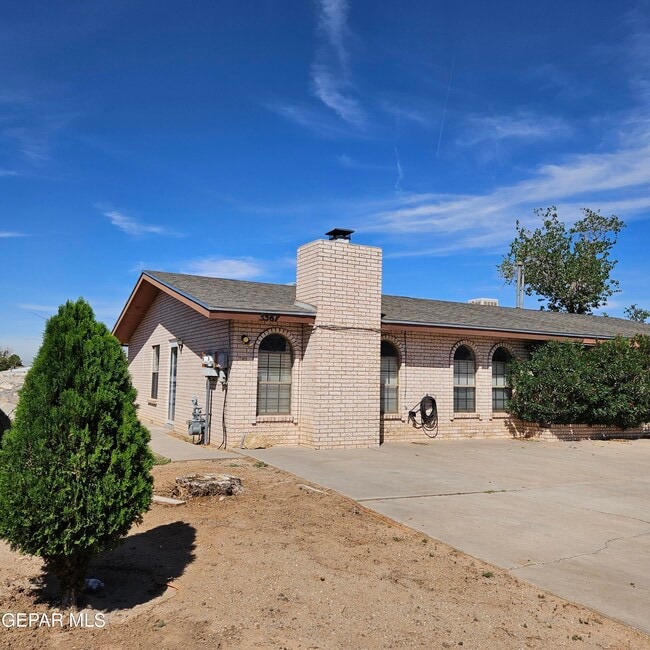 3567 E Glen Dr in El Paso, TX - Foto de edificio - Building Photo