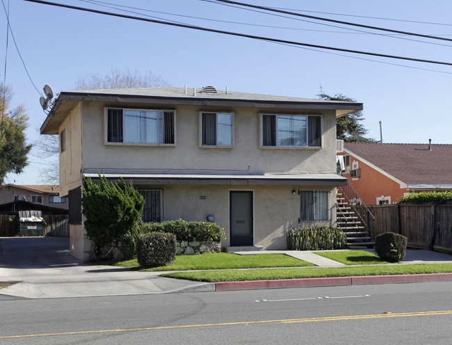 6400 Stanton Ave in Buena Park, CA - Foto de edificio - Building Photo