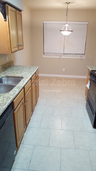 2939 Longmeade Dr in Farmers Branch, TX - Building Photo