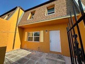 5954 NW 25th Ct in Sunrise, FL - Building Photo - Building Photo