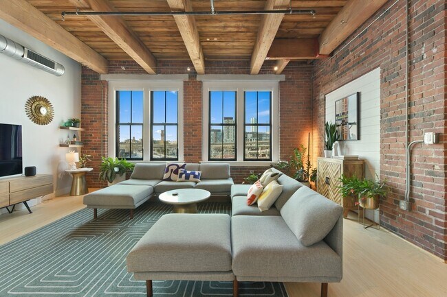 9 W Broadway, Unit 410 in Boston, MA - Building Photo - Building Photo