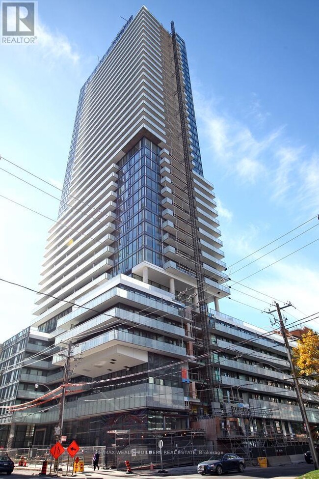 161-161 Roehampton Ave