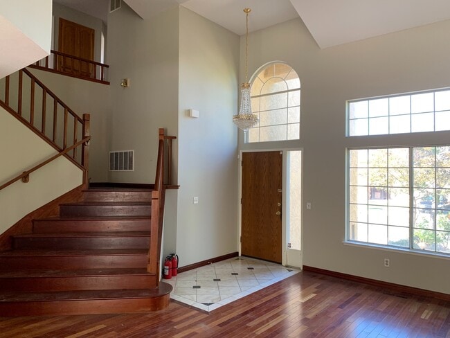 2250 Bayberry Cir in Pittsburg, CA - Foto de edificio - Building Photo