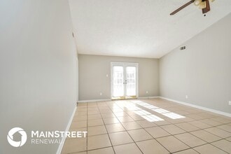 7111 Peppermill Ln in Memphis, TN - Foto de edificio - Building Photo