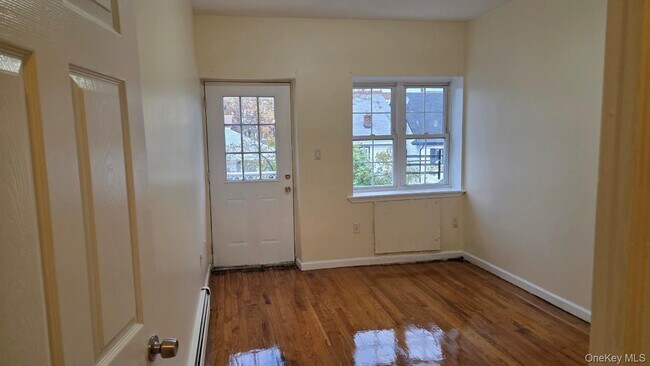 175-11 90th Ave in Queens, NY - Building Photo - Building Photo