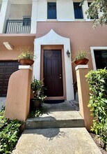 2422 Venetian Way in Boynton Beach, FL - Building Photo - Building Photo