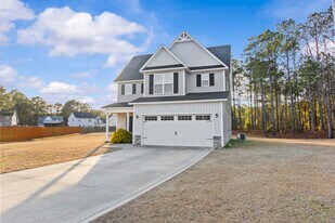 405 Crestmont Ct in Richlands, NC - Building Photo