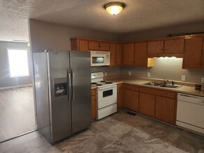 62 Jacoby Jamison Ln in Manchester, TN - Foto de edificio - Building Photo