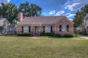 2428 E 25th Pl in Tulsa, OK - Building Photo