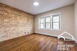 2230 N Sawyer Ave, Unit 3E in Chicago, IL - Building Photo