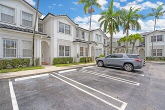 5570 NW 107th Ave in Doral, FL - Building Photo - Building Photo