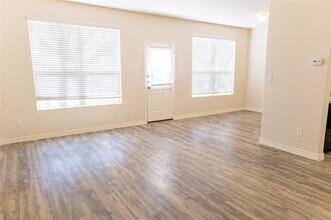 9942 Chilmark Way in Dallas, TX - Building Photo - Building Photo