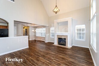 8558 Shady Elm Dr in Memphis, TN - Building Photo - Building Photo