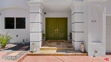 4624 Conchita Way in Los Angeles, CA - Building Photo - Building Photo