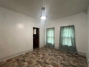 311 W Spring St in Weatherford, TX - Building Photo - Building Photo