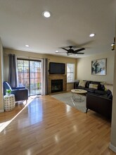 328 W Sunnyoaks Ave in Campbell, CA - Foto de edificio - Building Photo