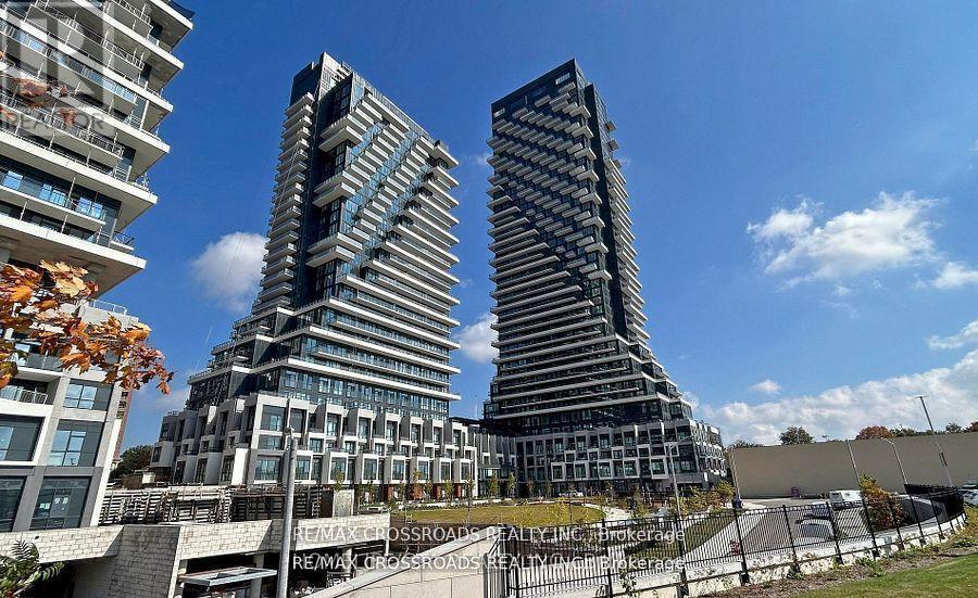 20-2620 Inn On The Pk Dr in Toronto, ON - Building Photo
