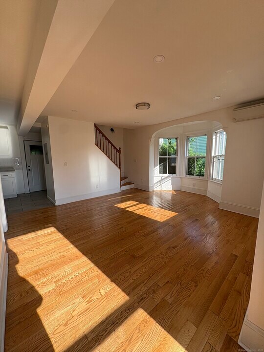 119 N Water St in Greenwich, CT - Building Photo
