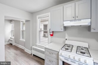 243 Conover St in Burlington, NJ - Building Photo - Building Photo