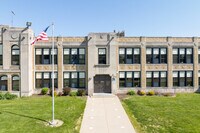 Apartments in the Mahtomedi Public School District area of MN