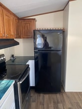 5 Rocky Wy in Milford, ME - Foto de edificio - Building Photo