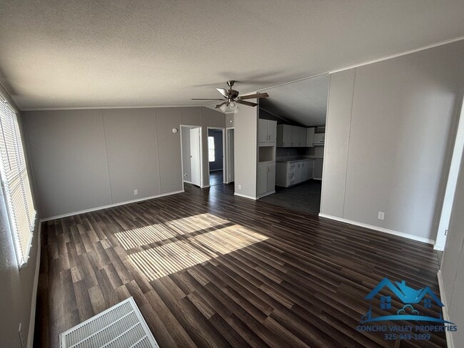 10494 W Indian Creek Rd in San Angelo, TX - Building Photo - Building Photo