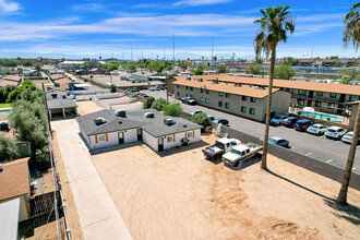 2421 W Glenrosa Ave in Phoenix, AZ - Building Photo - Building Photo