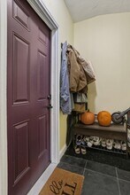 171 Brooks St in Boston, MA - Building Photo - Building Photo