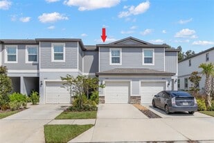 10324 Trumpet Honeysuckle Wy in San Antonio, FL - Building Photo