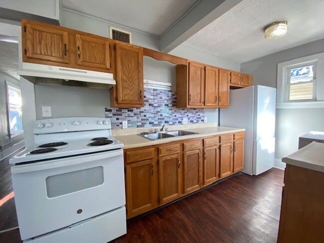 1-198 1/2 E High St in London, OH - Building Photo - Building Photo