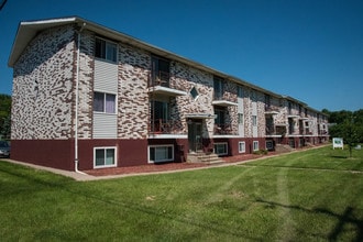 The Malory Apartments in Cedar Rapids, IA - Building Photo - Building Photo