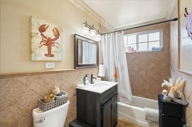 11612 Swinton Ave in Los Angeles, CA - Building Photo - Building Photo