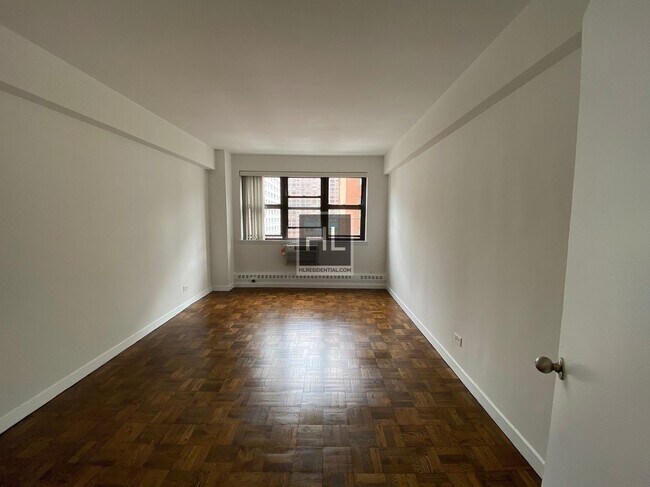 EAST 69 STREET in New York, NY - Building Photo - Building Photo