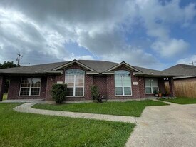 1010 Sun Meadow Ct in College Station, TX - Building Photo