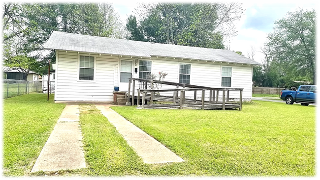 302 7th St in Palestine, TX - Building Photo - Building Photo