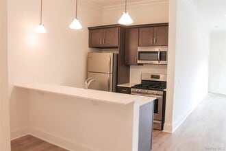 226 New York Ave in Huntington, NY - Foto de edificio - Building Photo