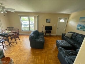 10 Tangelo Ct in Lehigh Acres, FL - Building Photo - Building Photo
