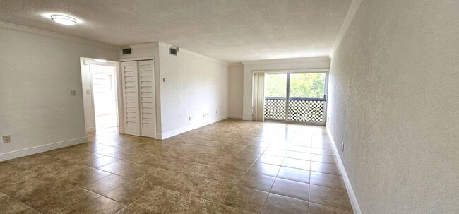 650 Coral Wy in Coral Gables, FL - Building Photo - Building Photo