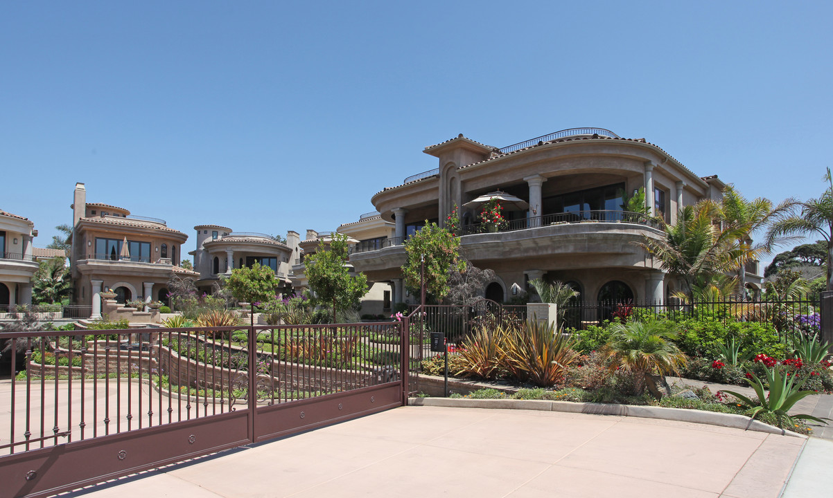 Crescent Del Sol Estates in Carlsbad, CA - Building Photo