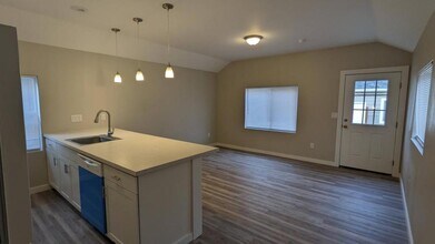3973 Hayesville Dr NE in Salem, OR - Building Photo - Building Photo