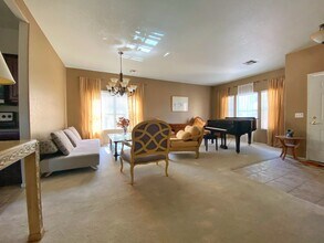 8833 S 13th Pl in Phoenix, AZ - Building Photo - Building Photo