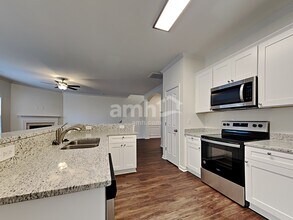 30 Riverbed Dr in Greenville, SC - Building Photo - Building Photo