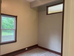 18 Harmony School Rd, Unit 1 in Flemington, NJ - Foto de edificio - Building Photo