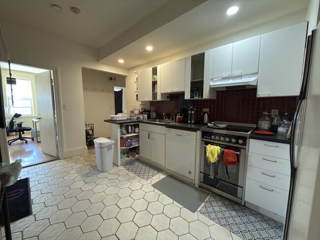 56 Park Vale Ave, Unit 9 in Boston, MA - Building Photo - Building Photo