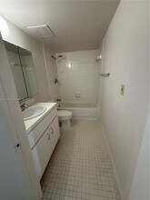 5717 SW 72nd St in Miami, FL - Building Photo - Building Photo
