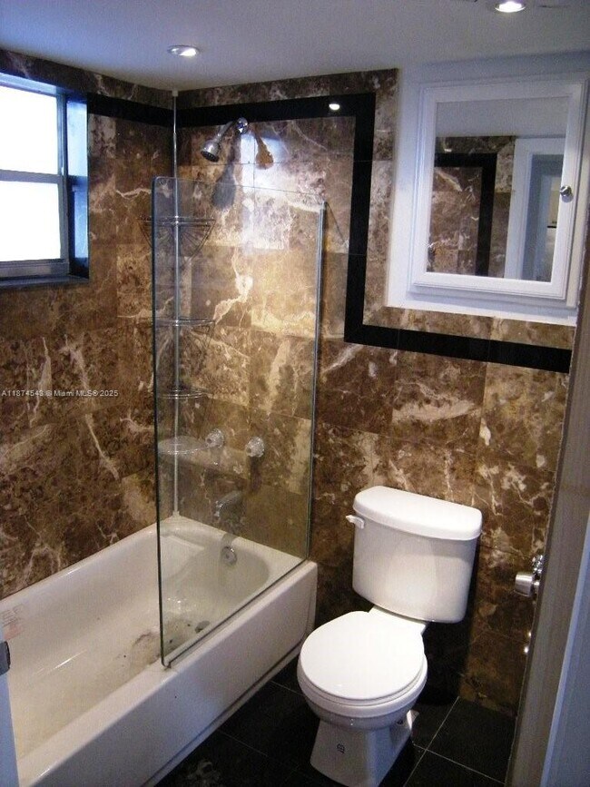 701 Euclid Ave in Miami Beach, FL - Building Photo - Building Photo